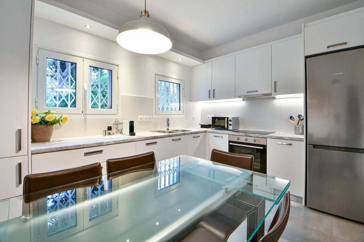 Boutique77 Luxury Apartment Athena Bagian luar foto