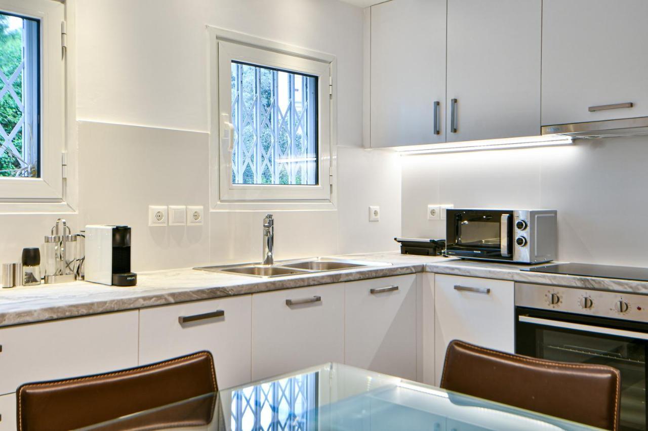 Boutique77 Luxury Apartment Athena Bagian luar foto