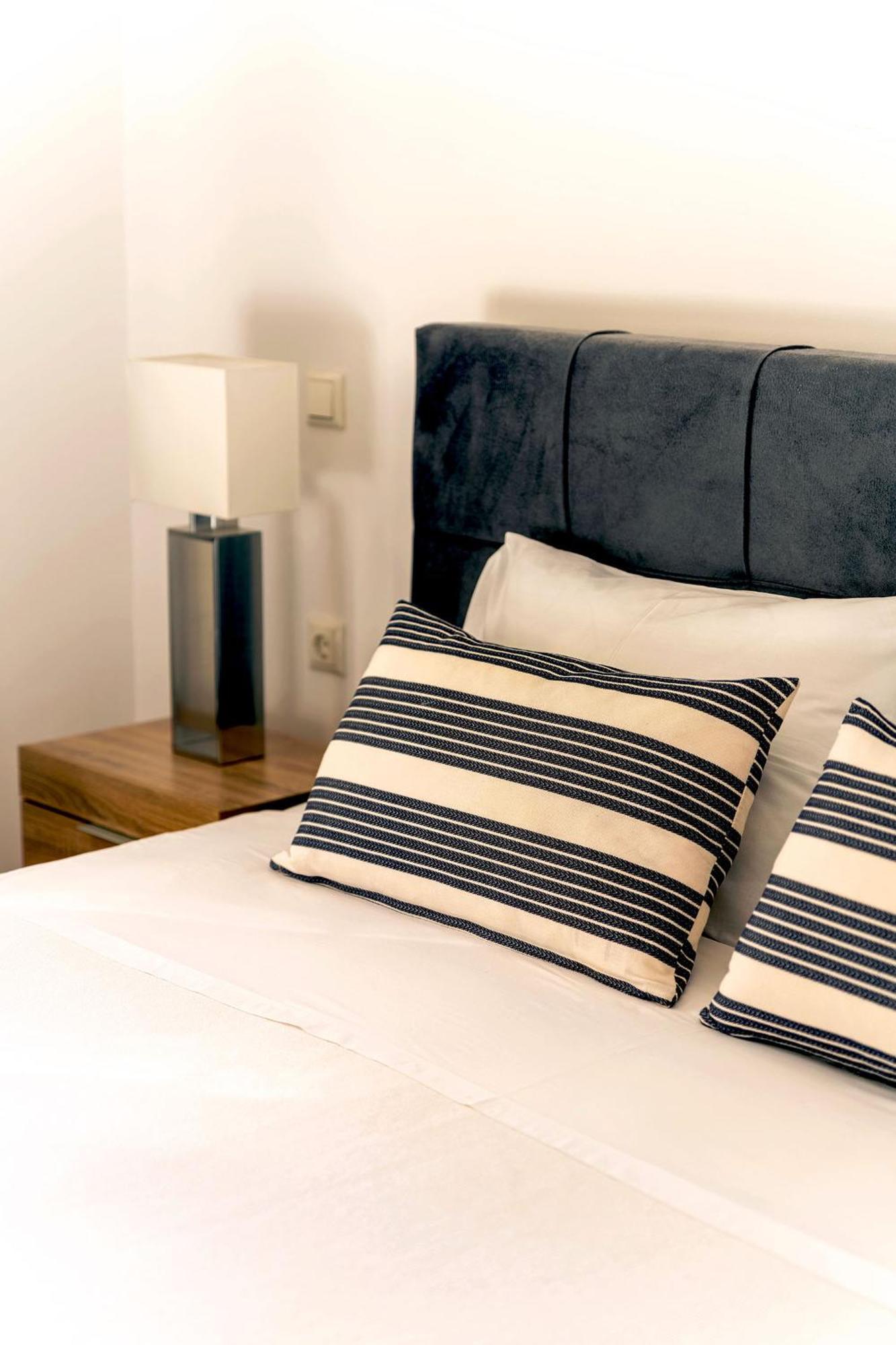 Boutique77 Luxury Apartment Athena Bagian luar foto